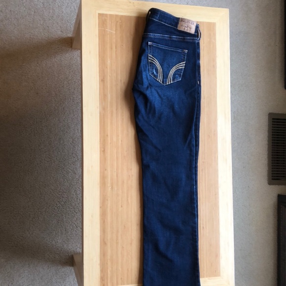 Hollister Darkwash Bootcut Jeans- Size 5S (EUC) - Picture 6 of 7